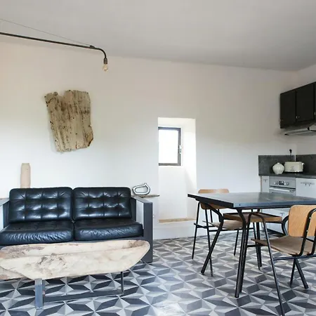 Artists Retreat In Historic Casa de Férias *