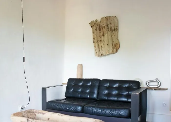 度假居 Artists Retreat In Historic Belvézet