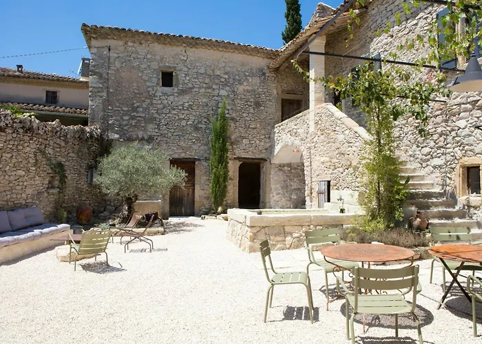 Artists Retreat In Historic Belvézet